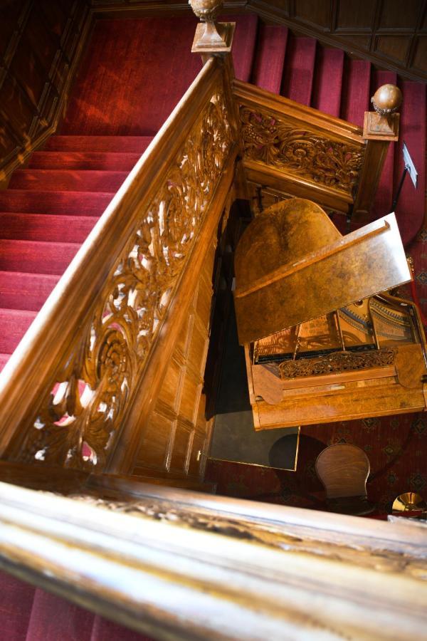 Warren House Kingston upon Thames (Greater London)