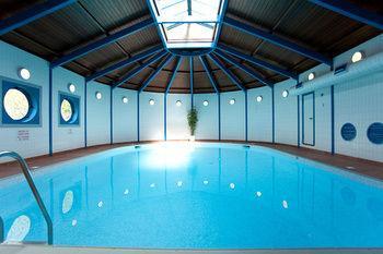 Warren House 4*