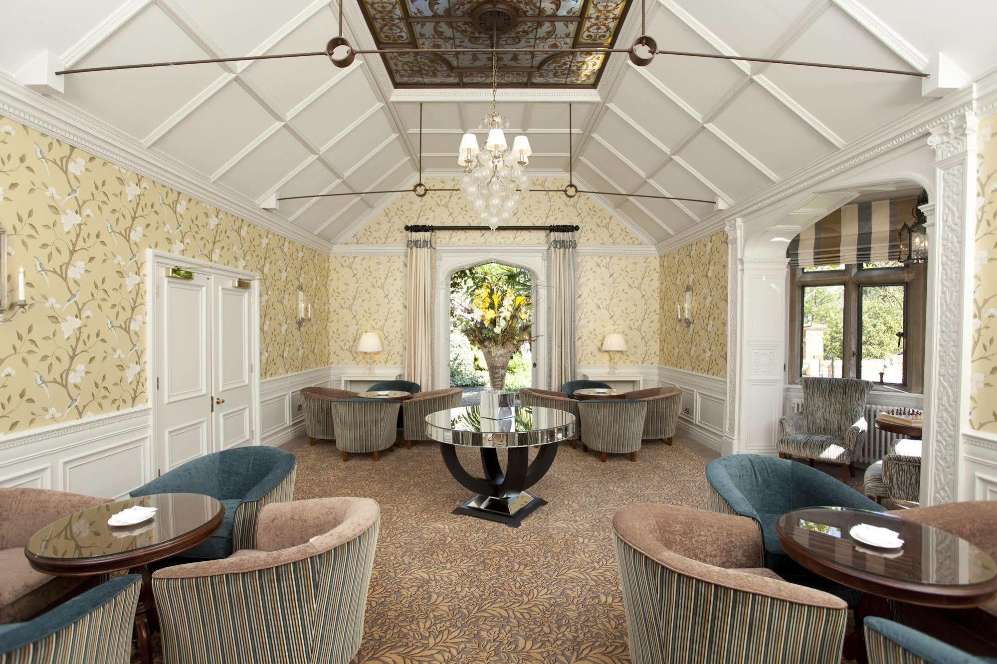 Warren House 4*